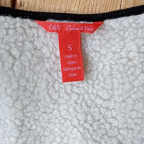 Embroidered vest - Picture 2 of 4